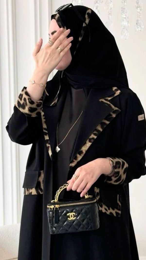 Leopard abaya